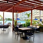 Vista Impresionante Y Cama King En Baia Kristal