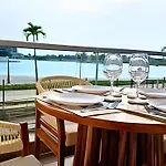 Vista Impresionante Y Cama King En Baia Kristal